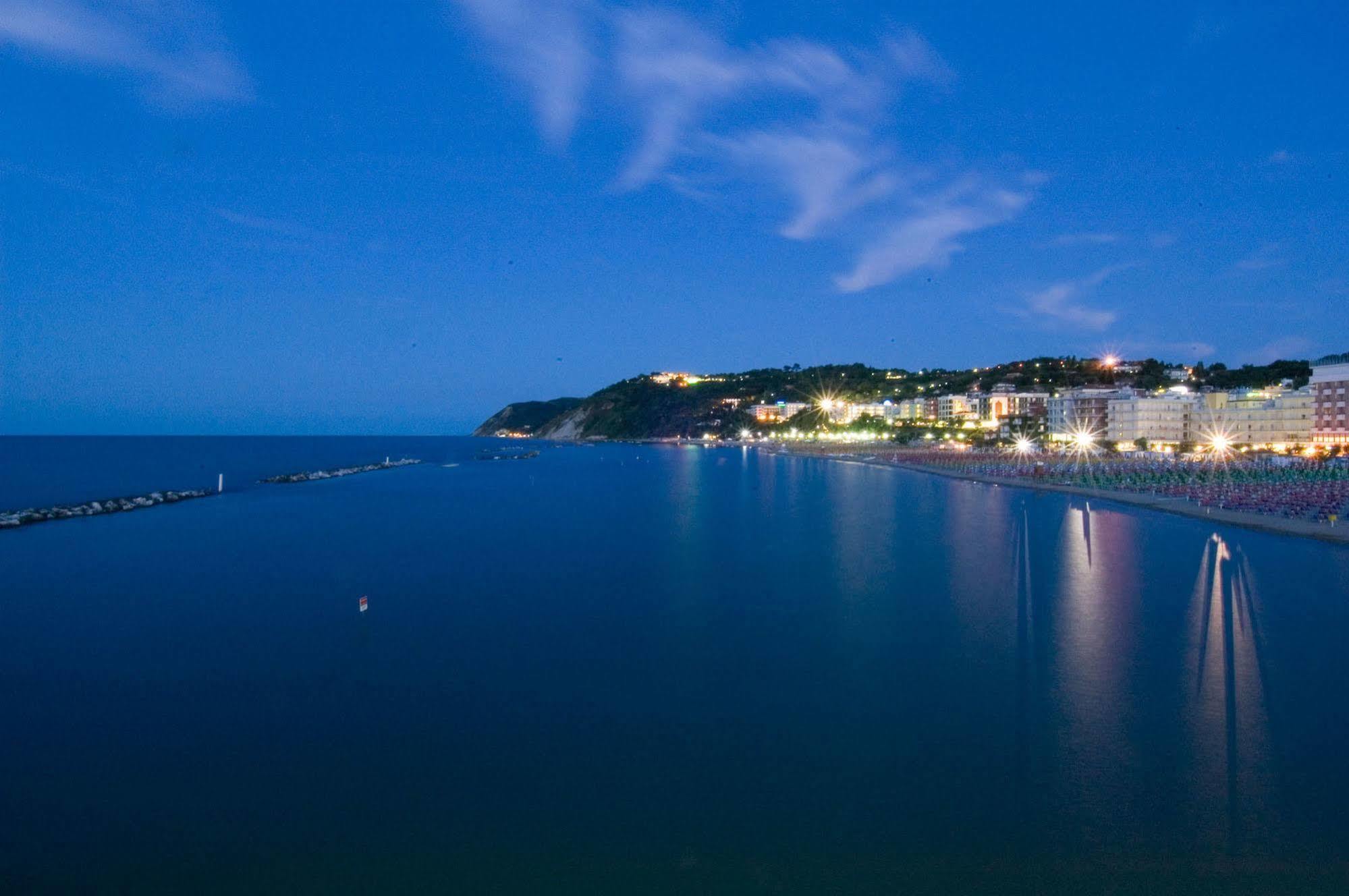 Hotel Miramare Gabicce Mare Exteriér fotografie